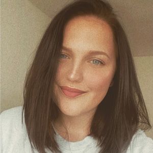 Meet your Posher, Adela